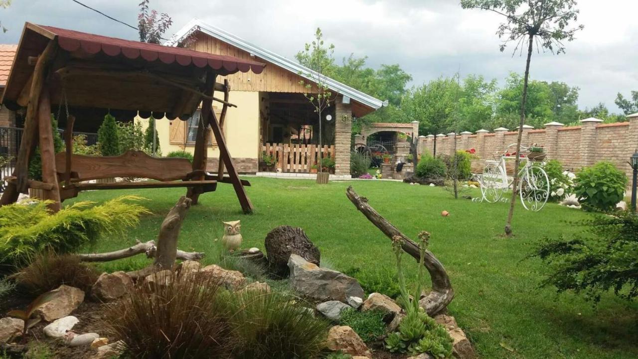 Rita Apartman&Studio Zrenjanin Bagian luar foto